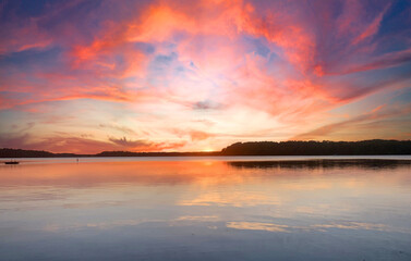Obraz premium Sunrise on Cape Cod Bay in Massachusetts with Calm Sea