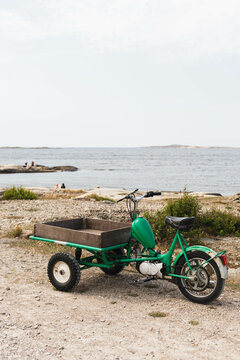 Flatbed moped