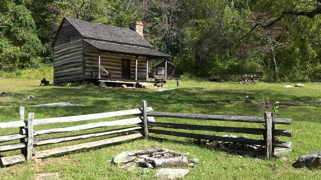2022 - old one room settler pioneer frontier cabin in the Shenandoah Valley, Blue Ridge Parkway, Appalachian mountains, Virginia.