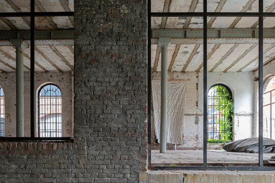 windows in abandoned place
