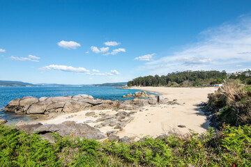 Playa de Tulla, en Bueu (Galicia, España)