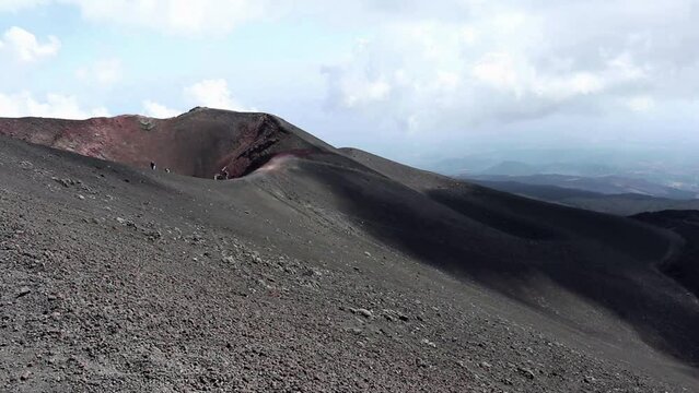Etna - Panoramica con nuvole dal Cratere Barbagallo