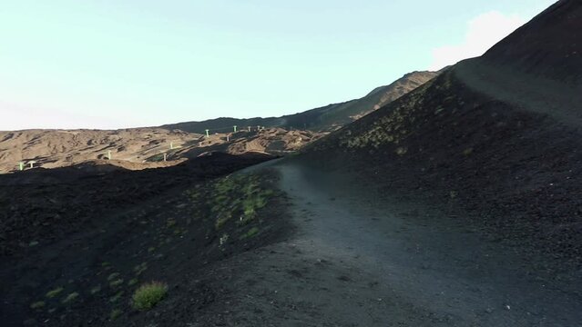 Etna - Panoramica dai Crateri Silvestri all'alba