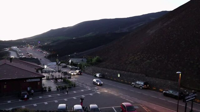 Etna - Panoramica del Cratere Silvestri al tramonto