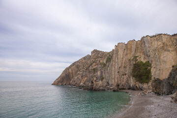 Sommerliche Entspannung an der grünen Küste in Asturien, Spanien