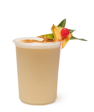 litro de pi&ntilde;a colada, bebida alcoholica con pi&ntilde;a y coco