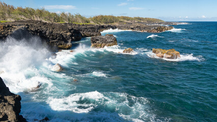 Eine wilde Küste im Indischen Ozean (Mauritius)