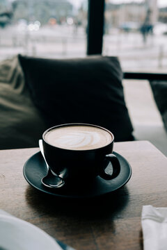 Cappuccino in a caf&egrave;