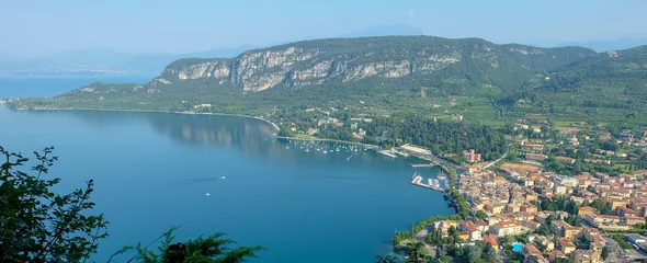 Foto op Canvas Gardasee in Italien mit Blick auf Garda  © NATURAL LANDSCAPES