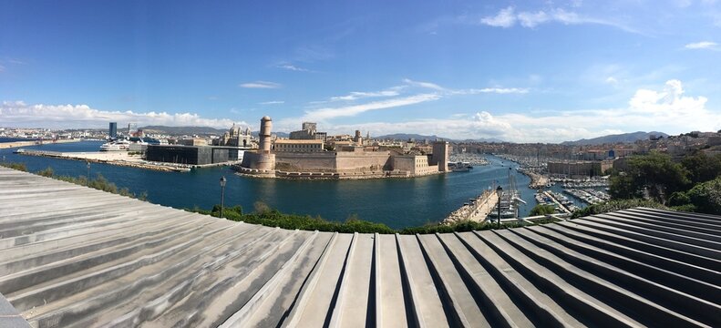 MARSEILLE (france) : ville/les calanques
