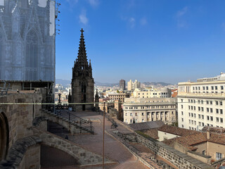Cathédrale Sainte-Croix et point de vue à Barcelone