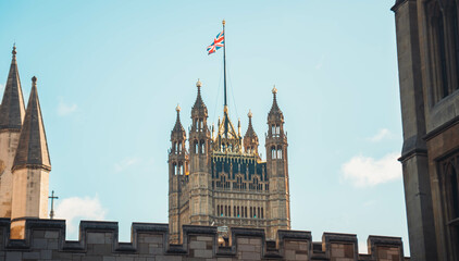 uk-london famous attractions Big Ben, Greenwich, Angel Light, Oxford Street, The Shard, churches,...