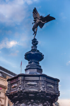 Shaftesbury Memorial Fountain, aka Eros Statue, London, England, UK