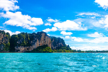 Obraz premium Tropical paradise turquoise water beach and limestone rocks Krabi Thailand.
