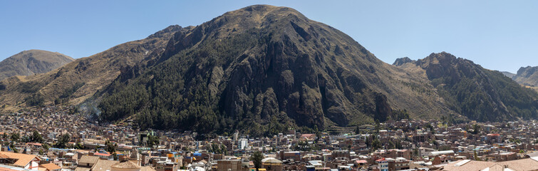 Obraz premium HUANCAVELICA, PERU - JULY 1, 2022: Panoramic view of the Señor de Potocchi mountain of the Ascension district in the city of Huancavelica.