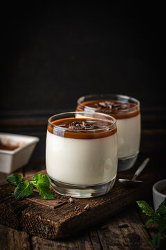 Vanilla panna cotta