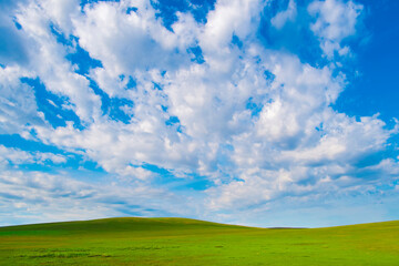 モンゴルの美しい空と大地