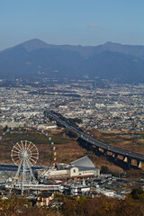 富士川サービスエリアと富士市の街並み