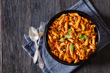Whole wheat pasta bake with ground beef and cheese