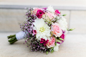 weiß pinker Brautstrauss	