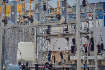 High voltage electric power plant current distribution substation