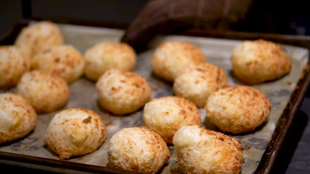 Brazilian cheese bread - pao de queijo