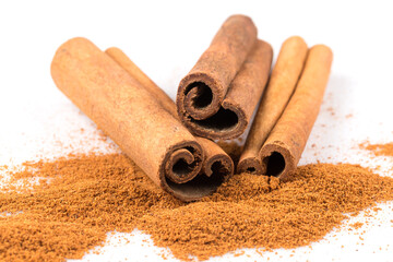 cinnamon sticks with powder