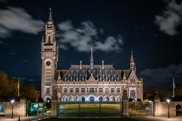 Obraz premium Het Vredespaleis - the Hague, the Netherlands