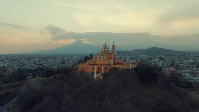 Atardecer Gran pir&aacute;mide de Cholula