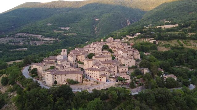 Drone flight over the Umbrian village of Vallo di Nera