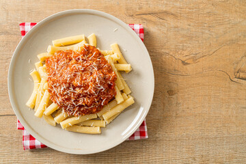 rigatoni pasta with pork bolognese sauce