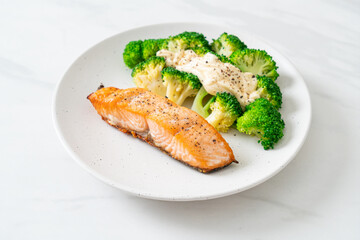 grilled salmon fillet steak with broccoli