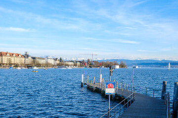 zürich bellevue shot from bürkliplatz