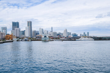 Fototapeta premium 神奈川県横浜市山下公園に停泊している氷川丸からの景色