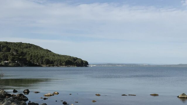 plage du Ranquet sur l'&eacute;tang de Berre &agrave; Istres