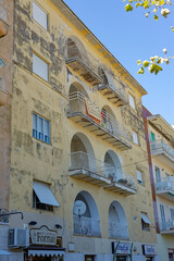 Obraz premium Immeubles dans une ville italienne en été