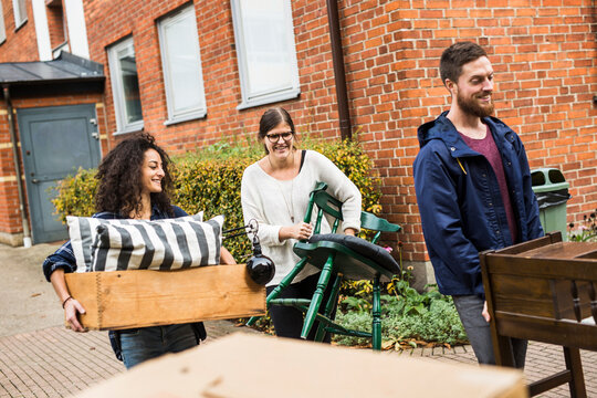 Group of friends moving house