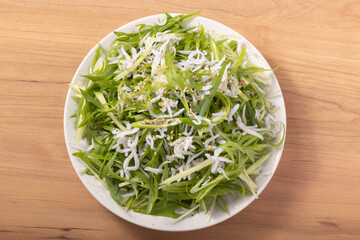 九条ねぎと釜揚げしらすのサラダ