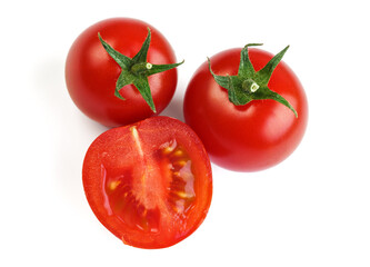 Pomidory koktajlowe na białym tle