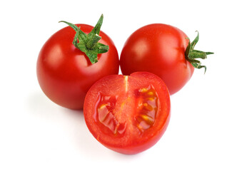 Pomidory koktajlowe na białym tle