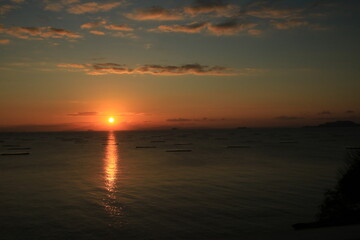 Fototapeta na wymiar 兵庫県たつの市御津町室津から見た播磨灘の日の出