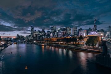 Fototapeta na wymiar Melbourne CBD Yarra river night view