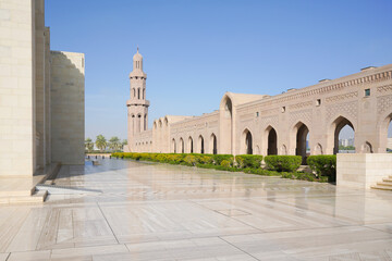 Fototapeta na wymiar Große Sultan Qabus Moschee von Muscat im Sultanat von Oman.