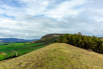 Frühlingsspaziergang durch die wunderschöne Vorderrhön zwischen Bernshausen & Urnshausen -...