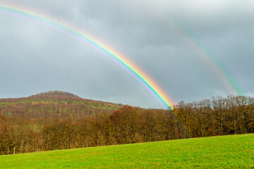 Frühlingsspaziergang durch die wunderschöne Vorderrhön zwischen Bernshausen & Urnshausen -...
