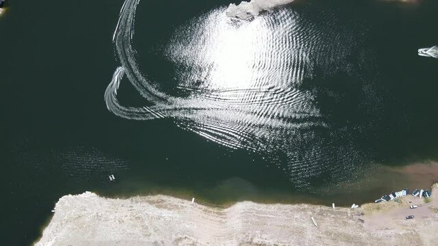 aerial drone island view, beautiful lake boats, houses paraiso para nadar
