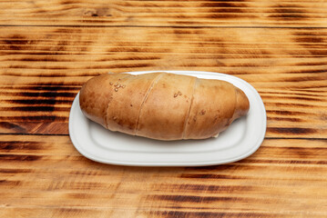 Not only are they made exclusively with York ham, some varieties may also include cheese (it can be mozzarella, cream cheese or Gouda). Therefore it is known as minilunch