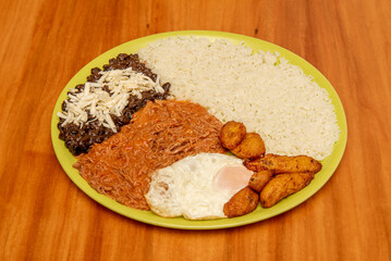 The pabellón criollo is a traditional Venezuelan dish recognized as the national dish par excellence of Venezuelan gastronomy