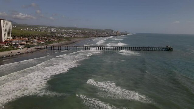Toma Aerea Muelle Playas de Rosarito