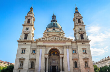 Fototapeta na wymiar Beautiful Saint Stephen Basilica in Budapest, Hungary.